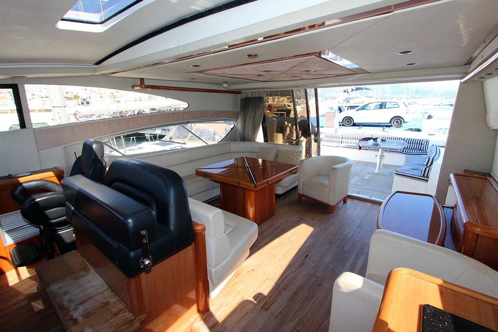 2005 SUNSEEKER PREDATOR 72 
